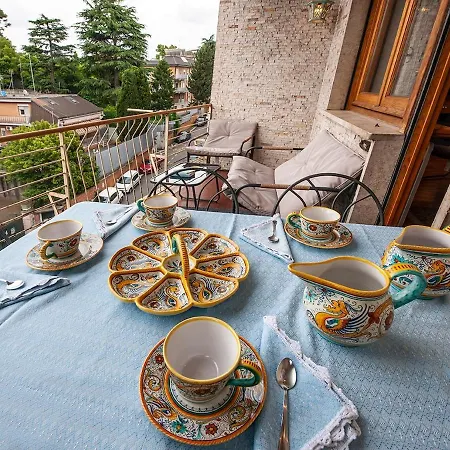 Casetta Vaticana - Vatican Bloom