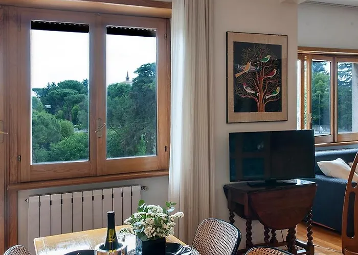 Casetta Vaticana - Vatican Bloom