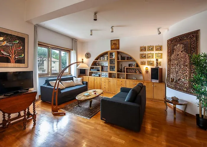 Casetta Vaticana - Vatican Bloom