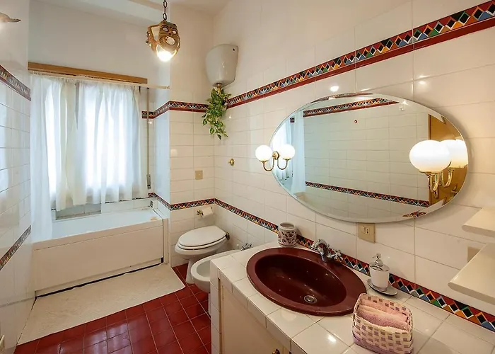 Casetta Vaticana - Vatican Bloom